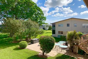 116 Canterbury E, West Palm Beach, FL 33417 - Photo 2