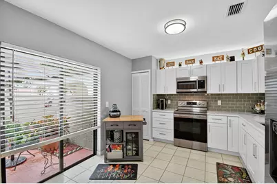 5710 Parkwalk Circle E, Boynton Beach, FL 33472 - Photo 8