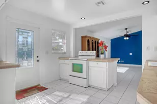 10404 Carmen Ln, Royal Palm Beach, FL 33411 - Photo 14