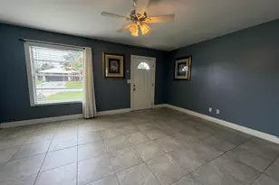 2013 SW Burman Ln, Port Saint Lucie, FL 34984 - Photo 2