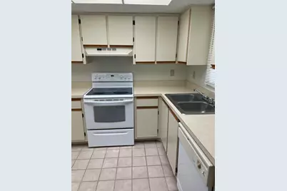 1550 SE Royal Green Circle #P-203, Port Saint Lucie, FL 34952 - Photo 4