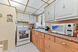 368 Lake Frances Dr, West Palm Beach, FL 33411 - Photo 6