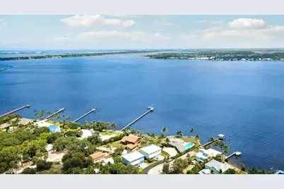 1013 NE Orange Avenue, Jensen Beach, FL 34957 - Photo 10