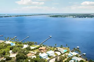 1013 NE Orange Ave, Jensen Beach, FL 34957 - Photo 10