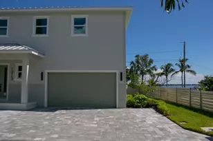 1013 NE Orange Ave, Jensen Beach, FL 34957 - Photo 2