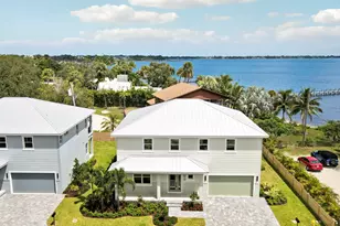 1013 NE Orange Ave, Jensen Beach, FL 34957 - Photo 4