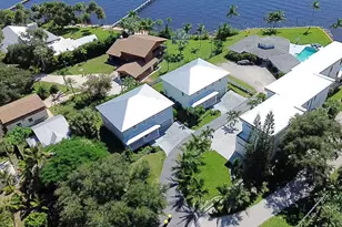 1023 NE Orange Ave, Jensen Beach, FL 34957 - Photo 4