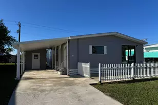 83 Flores Del Norte, Fort Pierce, FL 34951 - Photo 2