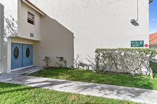 1428 SE 4th Ave, Deerfield Beach, FL 33441 - Photo 4