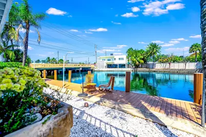 2200 NE 26th Street, Wilton Manors, FL 33305 - Photo 10