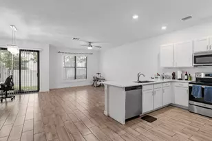 4407 Hemlock Dr, Riviera Beach, FL 33410 - Photo 8