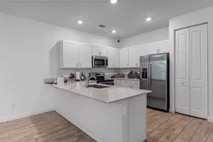 4407 Hemlock Dr, Riviera Beach, FL 33410 - Photo 4