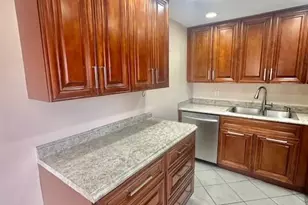 69 Dorset B, Boca Raton, FL 33434 - Photo 4