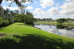 154 Lake Meryl Dr, West Palm Beach, FL 33411 - Photo 16