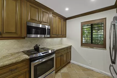 1202 S Lake Drive #105, Lantana, FL 33462 - Photo 6