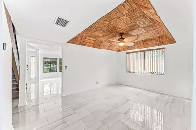 1075 Raintree Lane, Palm Beach Gardens, FL 33410 - Photo 12