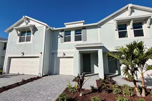 613 Salisbury Cir, Fort Pierce, FL 34982 - Photo 2