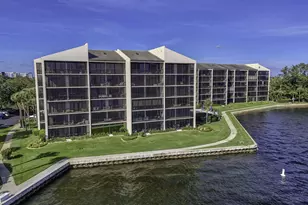 11390 12 Oaks Way, North Palm Beach, FL 33408 - Photo 2