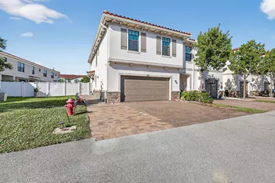 1011 Willow Place, Riviera Beach, FL 33410 - Photo 2