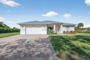 8249 SE Dharlys St, Hobe Sound, FL 33455 - Photo 6