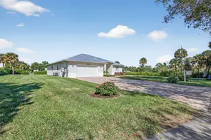8249 SE Dharlys St, Hobe Sound, FL 33455 - Photo 4