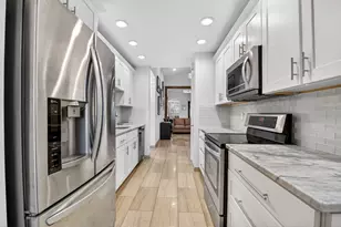 6827 Parisian Way, Lake Worth, FL 33467 - Photo 10