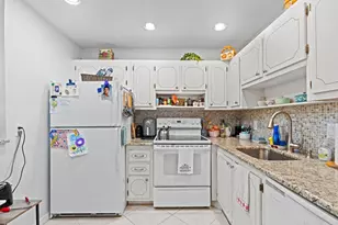 323 Seville N, Delray Beach, FL 33446 - Photo 10
