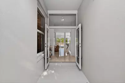 1245 Owl Pointe Circle, West Palm Beach, FL 33409 - Photo 4