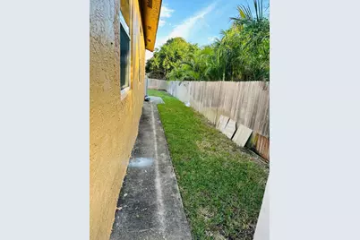 833 Briggs Street Street, West Palm Beach, FL 33405 - Photo 4