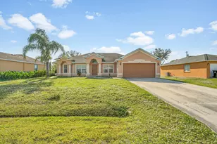 530 SW Butler Ave, Port Saint Lucie, FL 34983 - Photo 2