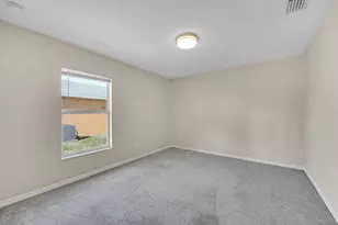 530 SW Butler Ave, Port Saint Lucie, FL 34983 - Photo 16