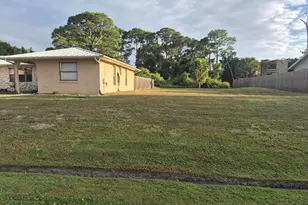 250 SE Walters Terrace, Port Saint Lucie, FL 34983 - Photo 2