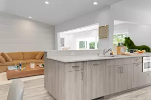 2291 Las Casitas Dr, Wellington, FL 33414 - Photo 18