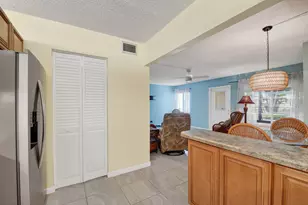 310 Pine Ridge Cir, Greenacres, FL 33463 - Photo 16