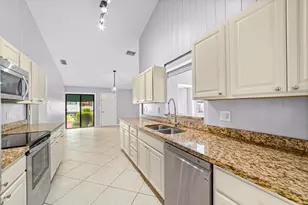 6200 Via Tierra Dr, Boca Raton, FL 33433 - Photo 10