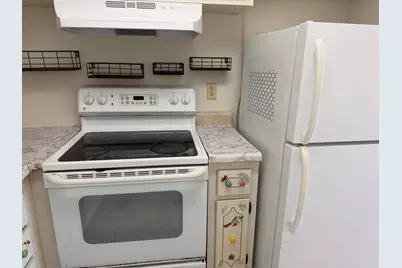 500 Village Green Circle W #212, Lake Worth Beach, FL 33461 - Photo 10