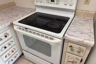 500 Village Green Cir W, Lake Worth Beach, FL 33461 - Photo 8