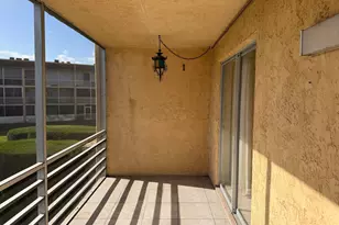 500 Village Green Cir W, Lake Worth Beach, FL 33461 - Photo 28