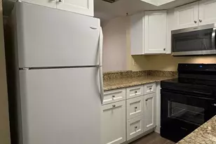 802 Shorewinds Dr, Fort Pierce, FL 34949 - Photo 8