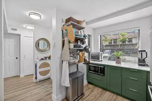 237 City View Dr, Fort Lauderdale, FL 33311 - Photo 12