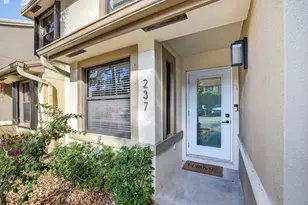 237 City View Dr, Fort Lauderdale, FL 33311 - Photo 2