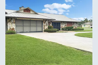 5506 Echo Pines Circle W, Fort Pierce, FL 34951 - Photo 2