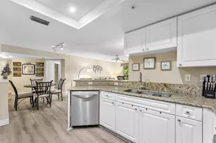 1000 Crestwood Ct S, Royal Palm Beach, FL 33411 - Photo 4