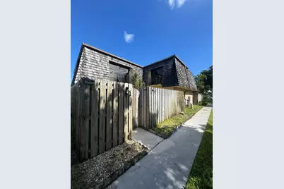 61 Lake Arbor Drive, Lake Worth Beach, FL 33461 - Photo 1