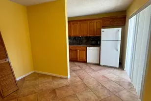 61 Lake Arbor Dr, Lake Worth Beach, FL 33461 - Photo 4