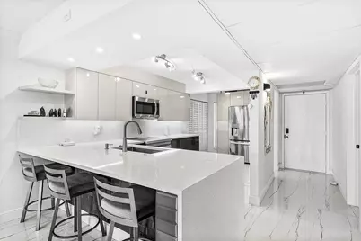 18 Royal Palm Way #109, Boca Raton, FL 33432 - Photo 8