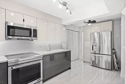 18 Royal Palm Way #109, Boca Raton, FL 33432 - Photo 6