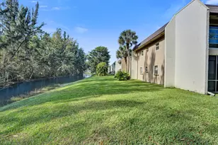 140 Lake Meryl Dr, West Palm Beach, FL 33411 - Photo 38