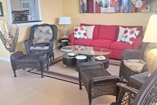 125 Norwich F, West Palm Beach, FL 33417 - Photo 2