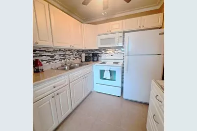 125 Norwich F, West Palm Beach, FL 33417 - Photo 1